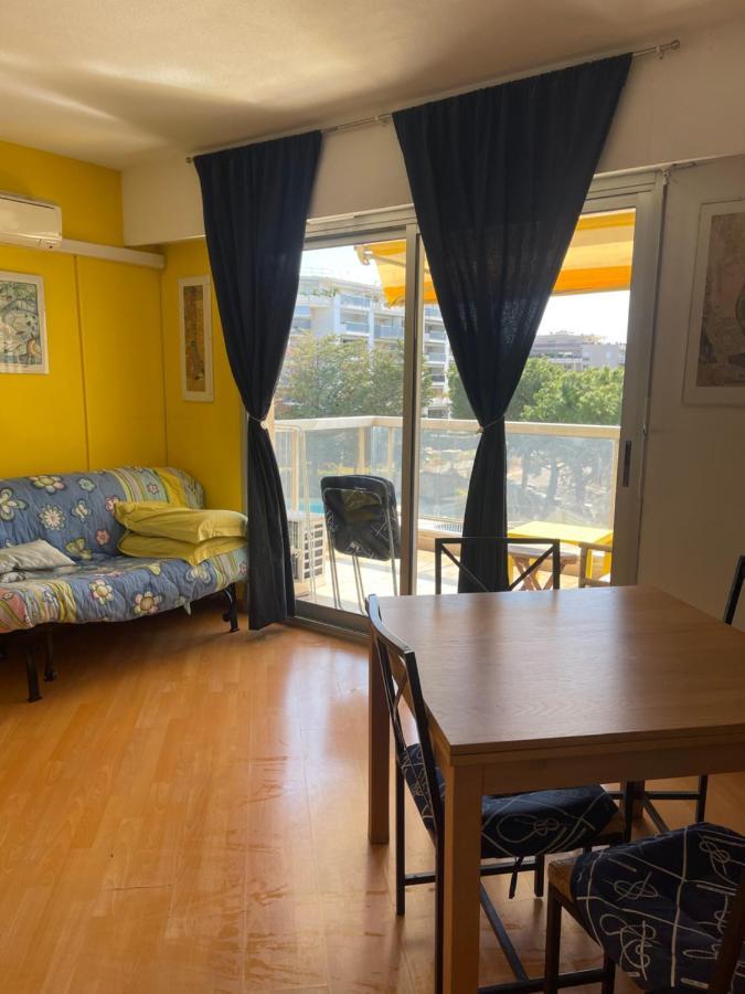 Appartement Bord De Mer Avec Piscine Cagnes-sur-Mer Ngoại thất bức ảnh