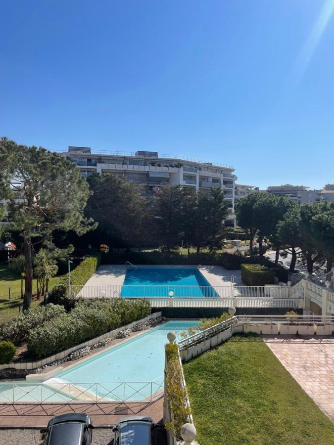 Appartement Bord De Mer Avec Piscine Cagnes-sur-Mer Ngoại thất bức ảnh